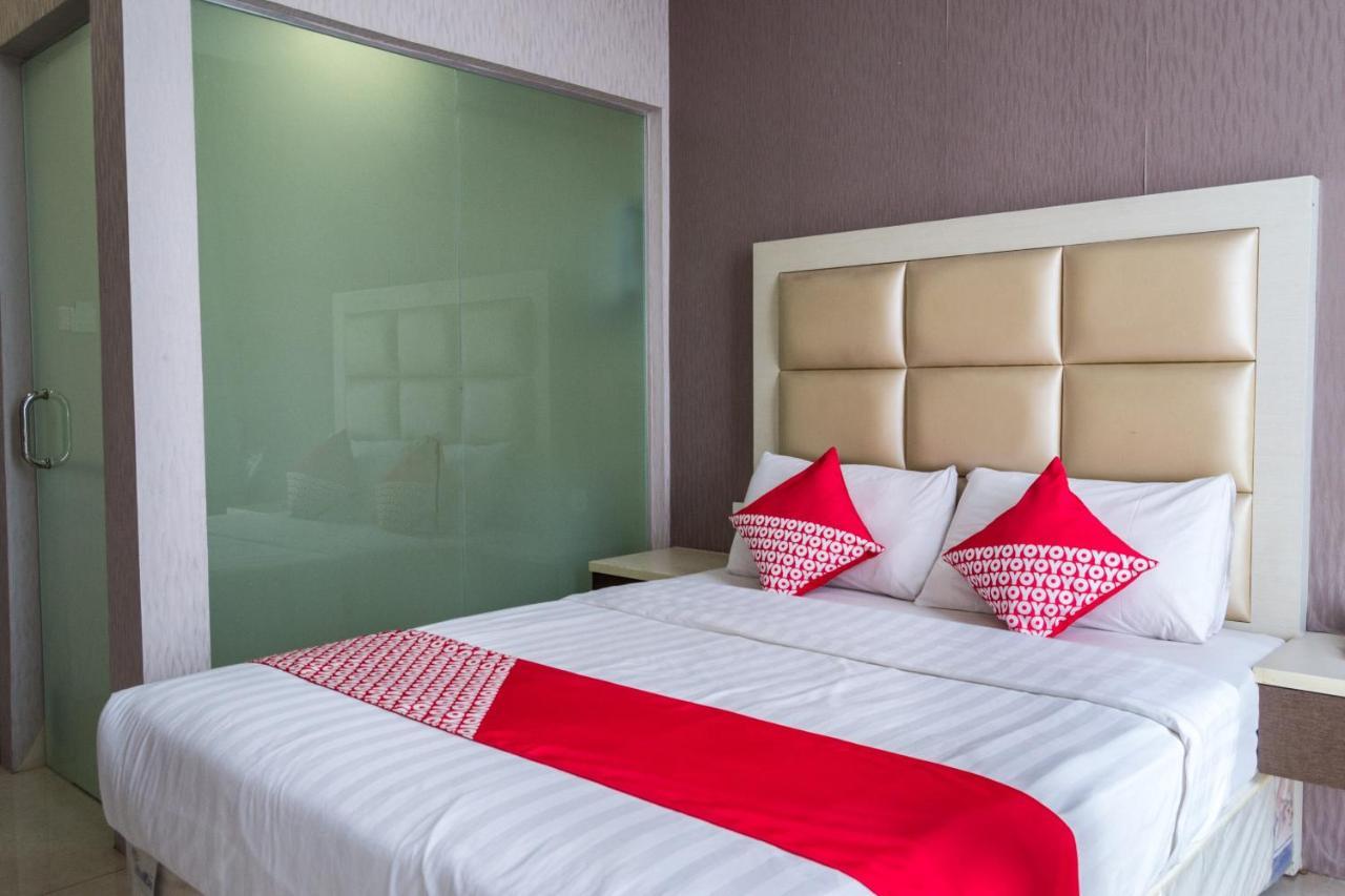 Oyo 676 Hotel Osaka Batam Esterno foto