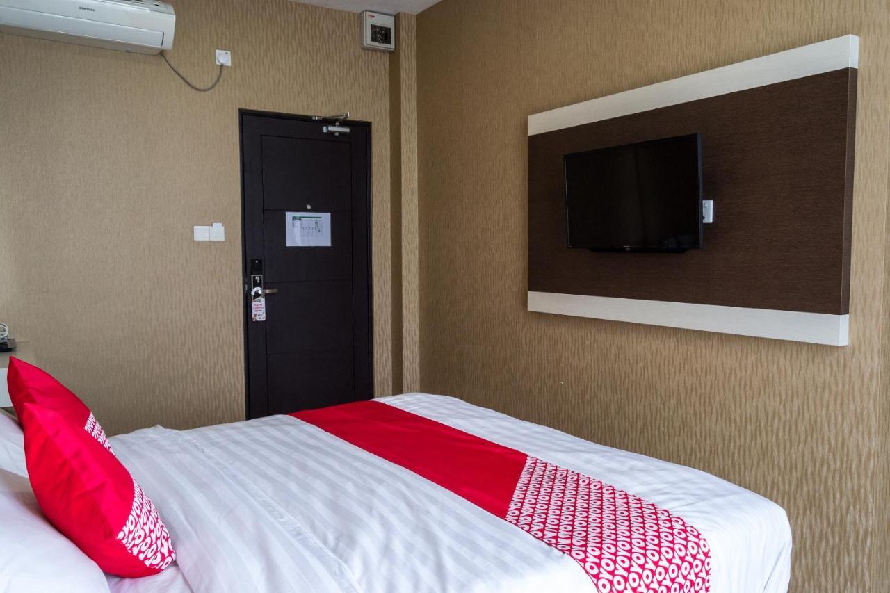 Oyo 676 Hotel Osaka Batam Esterno foto