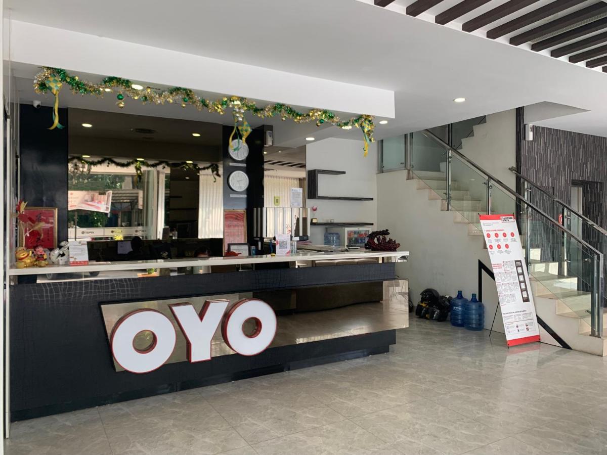 Oyo 676 Hotel Osaka Batam Esterno foto