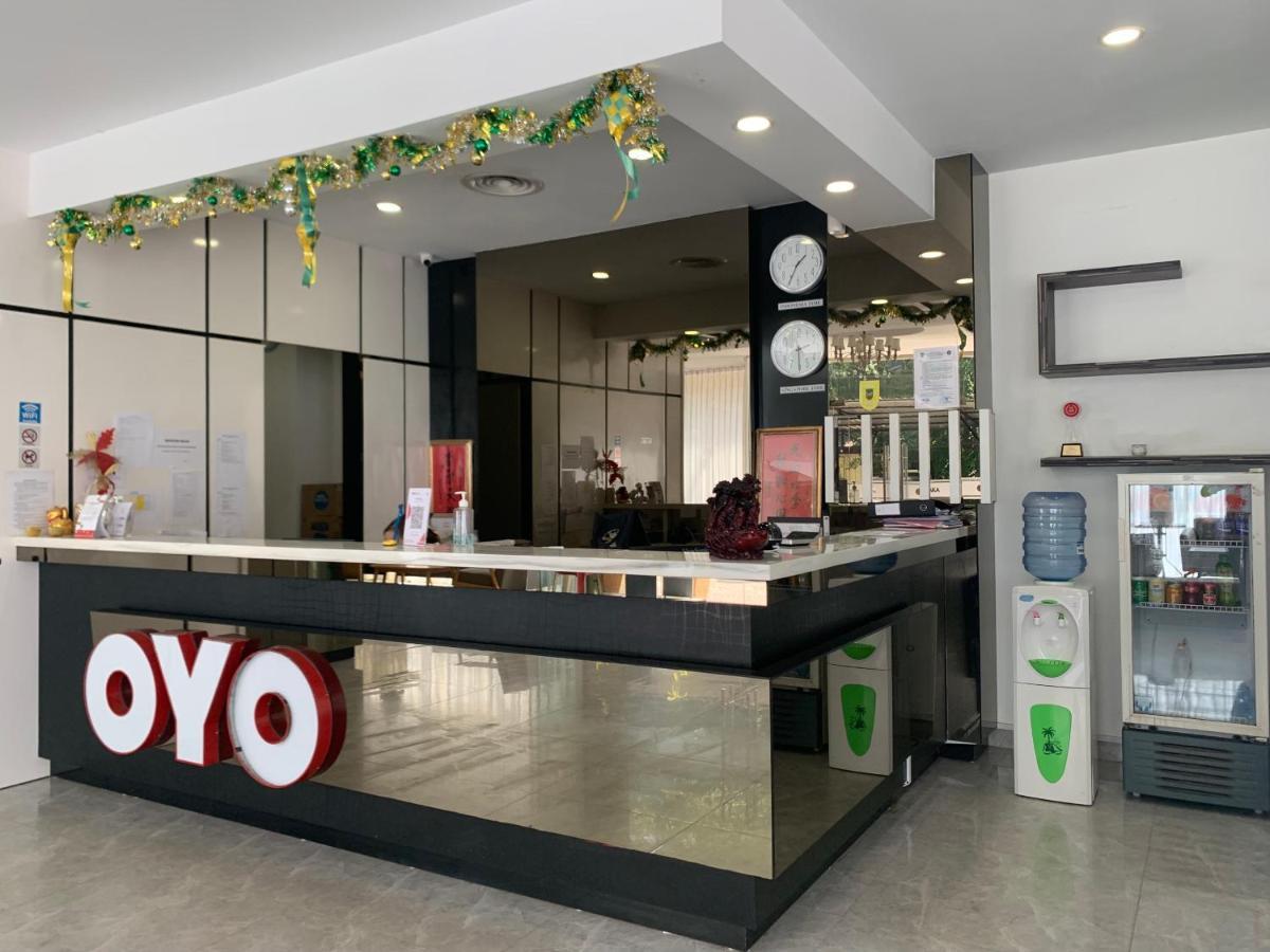 Oyo 676 Hotel Osaka Batam Esterno foto