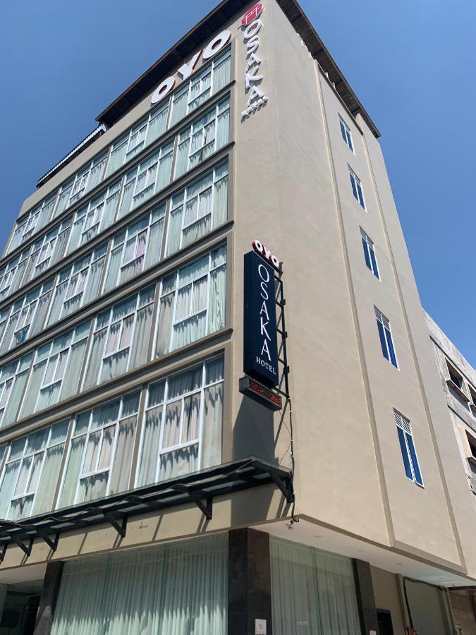 Oyo 676 Hotel Osaka Batam Esterno foto