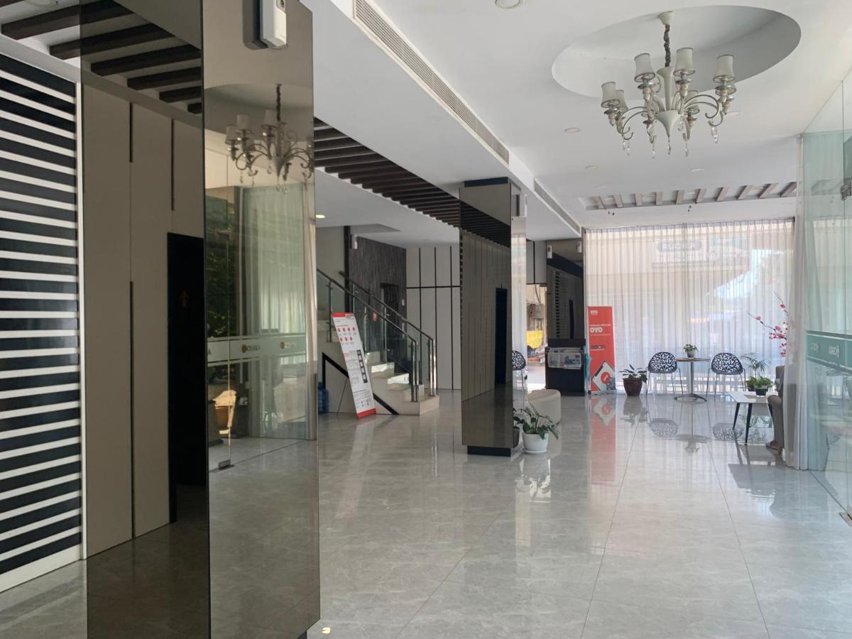 Oyo 676 Hotel Osaka Batam Esterno foto