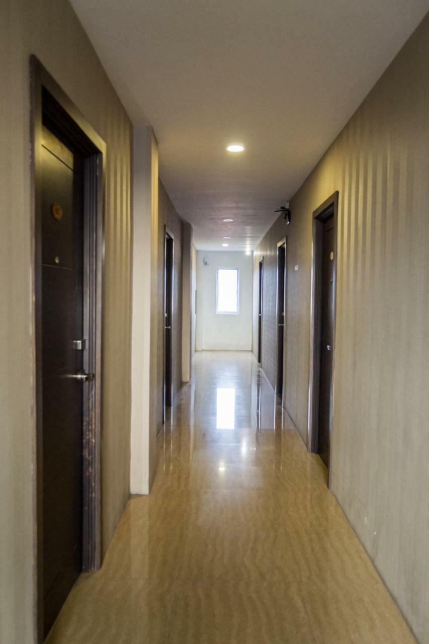 Oyo 676 Hotel Osaka Batam Esterno foto