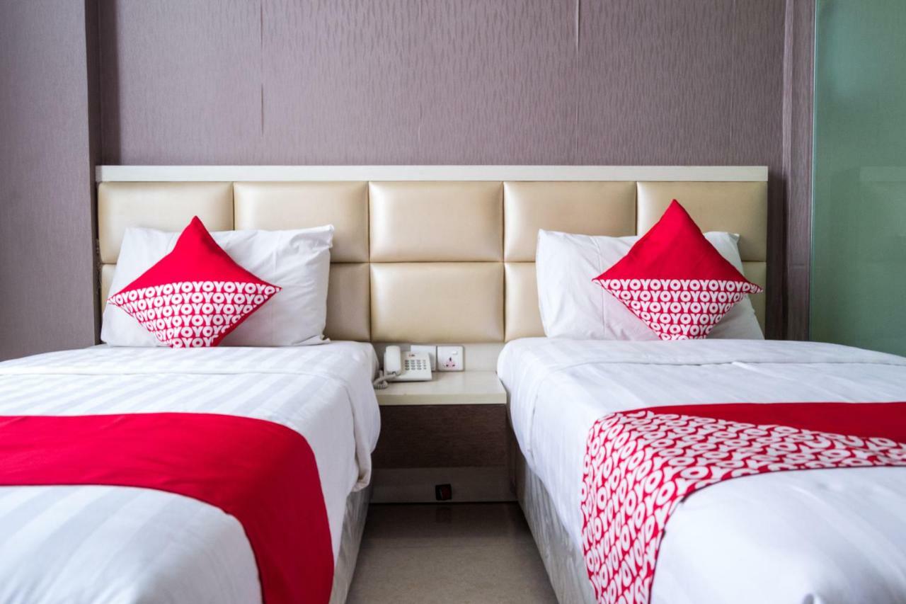 Oyo 676 Hotel Osaka Batam Esterno foto