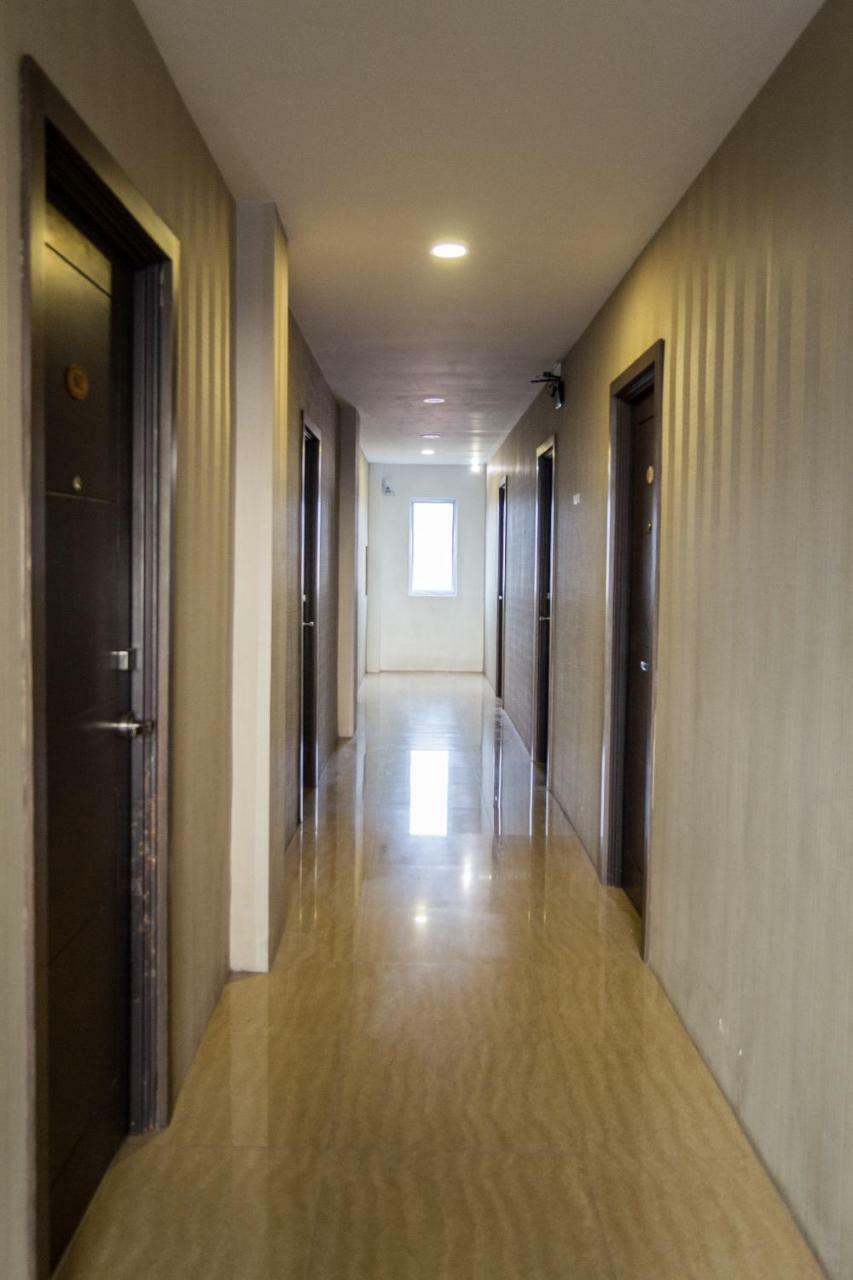 Oyo 676 Hotel Osaka Batam Esterno foto