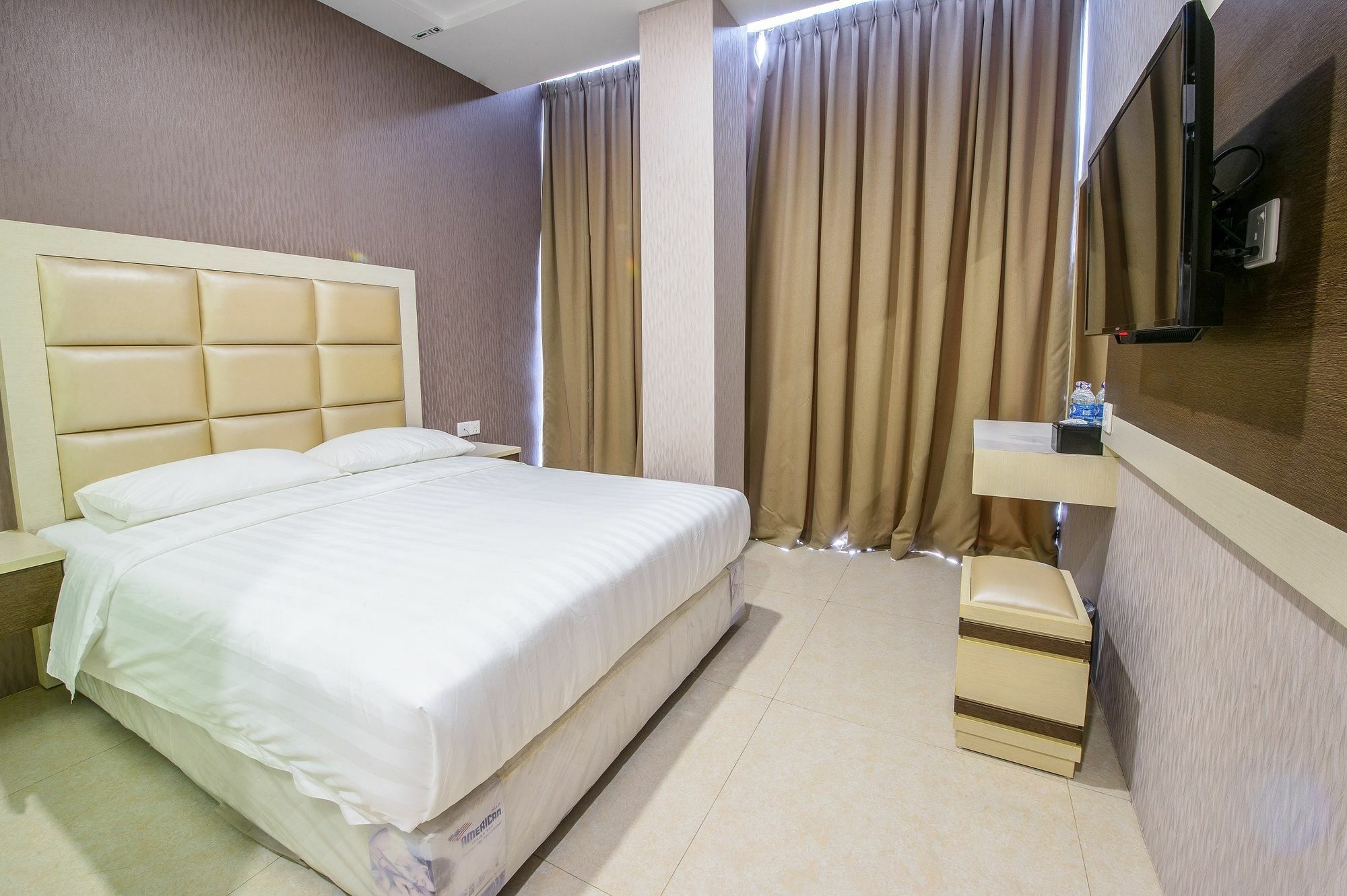 Oyo 676 Hotel Osaka Batam Esterno foto